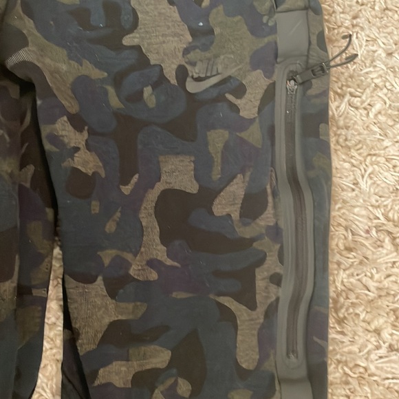 NIKE tech women’s joggers - Picture 4 of 5